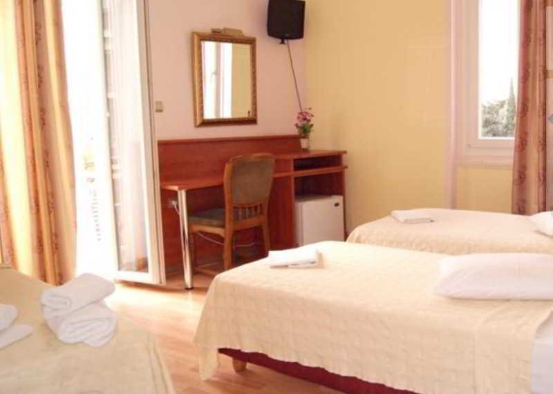 CLASSIC, DOUBLE OR TWIN BED