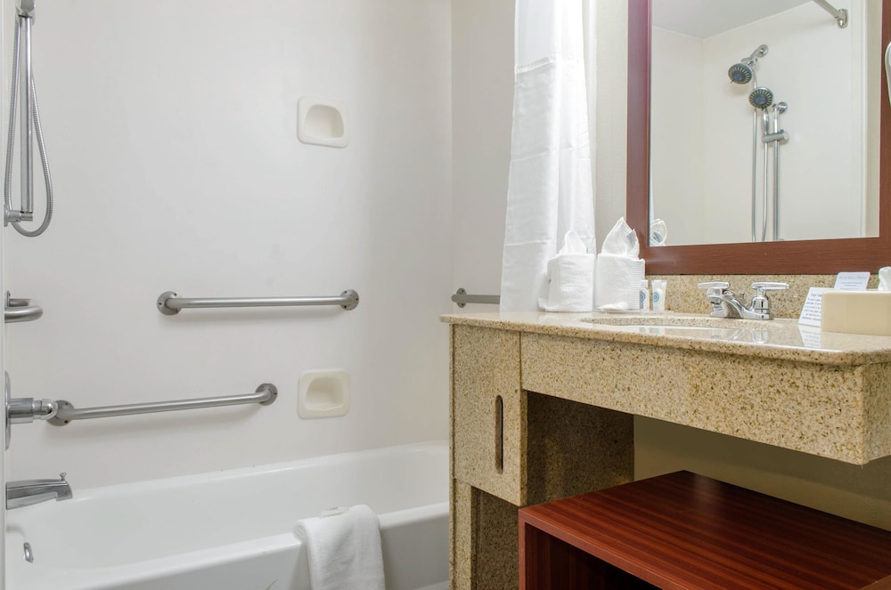 Comfort Inn and Suites Biloxi D Iberville 16/47