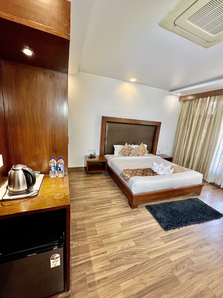Aamod Resort