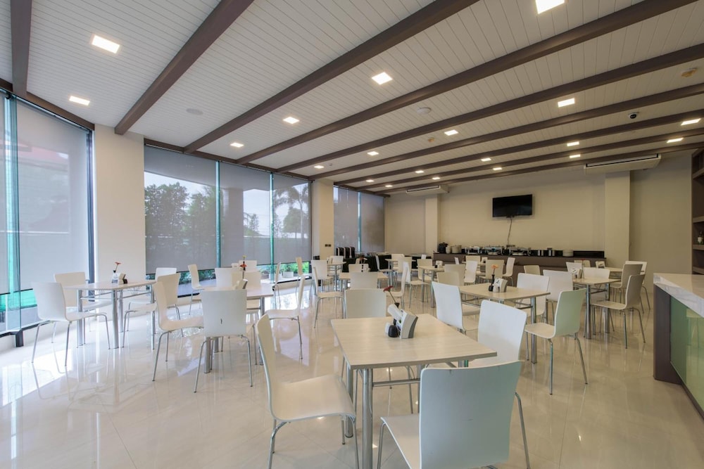 Ingtara Hotel 41/43