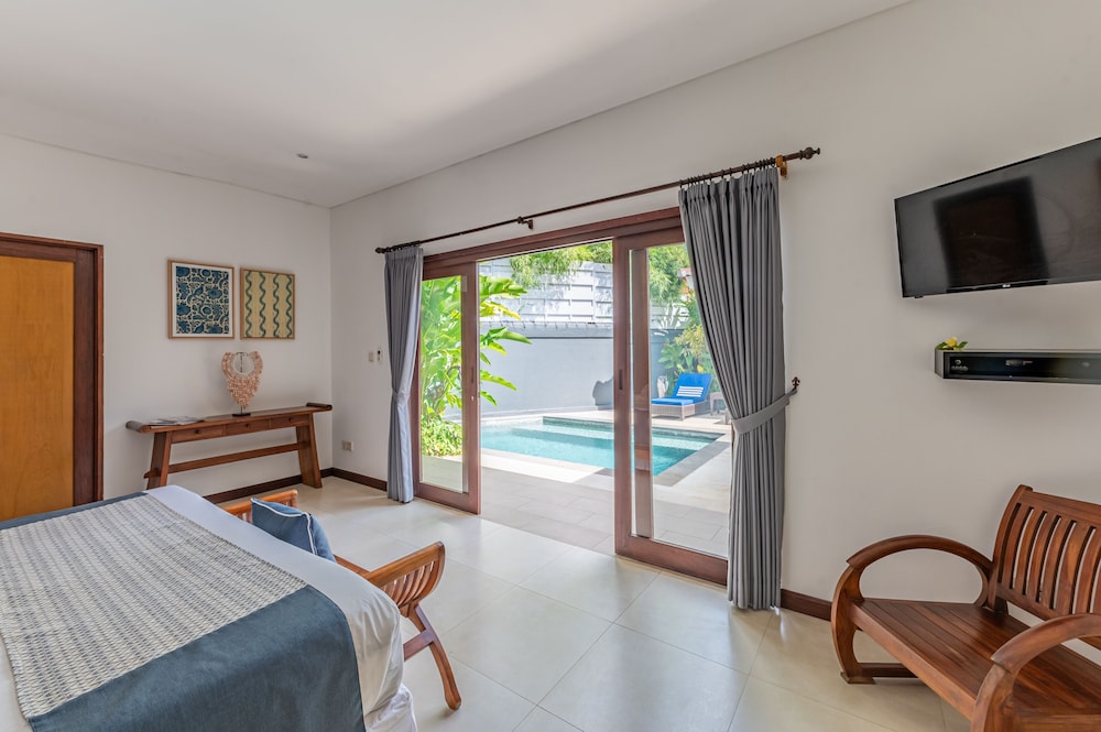 2 BEDROOMS, POOL, DELUXE, VILLA
