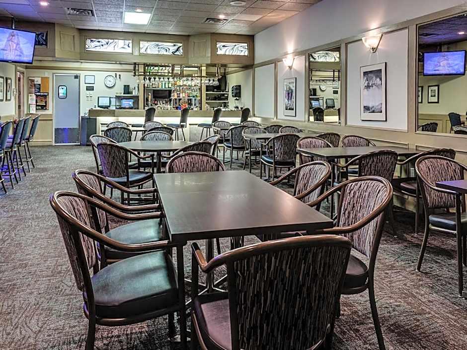 Heritage Inn Hotel & Convention Centre 17/24