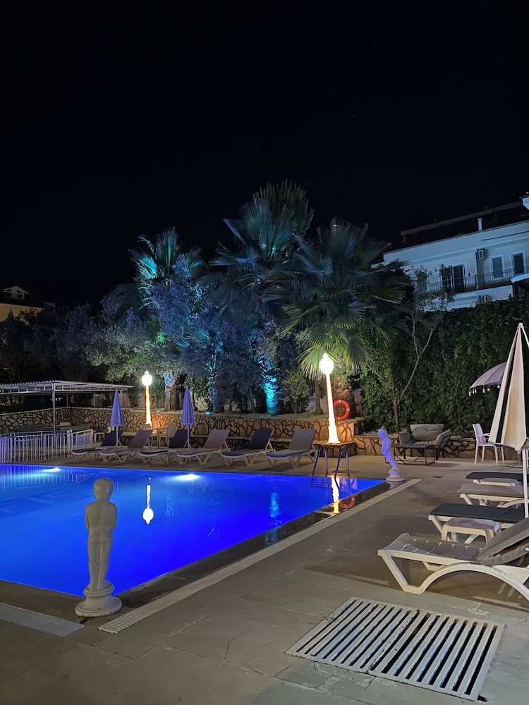 Nefis Hotel 52/60