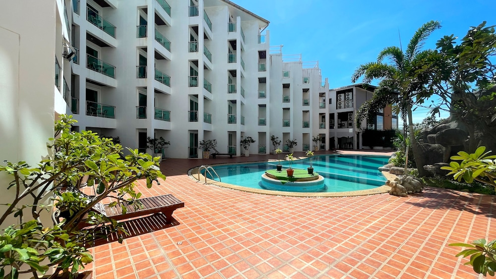 Dragon Beach Resort 7/55