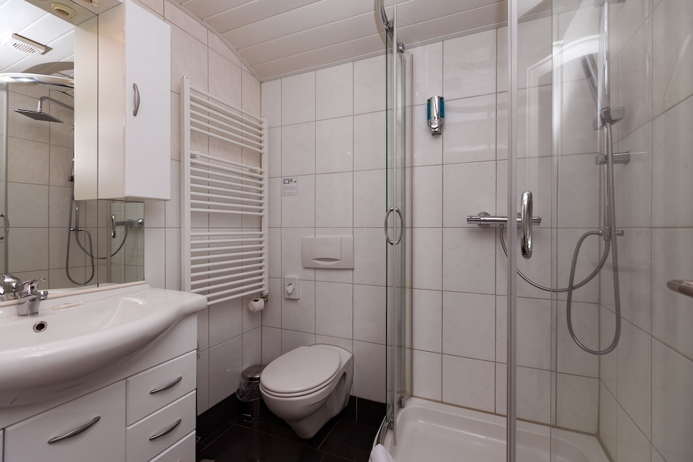 Hotel Ruhen 51/56
