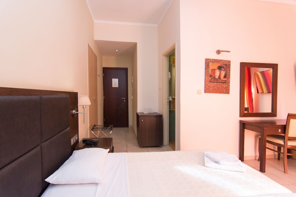 SAN NECTARIOS HOTEL 9/50