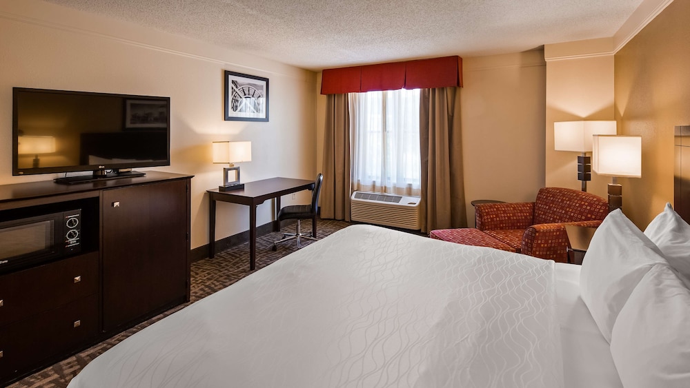 Best Western Plus Peoria 4/28