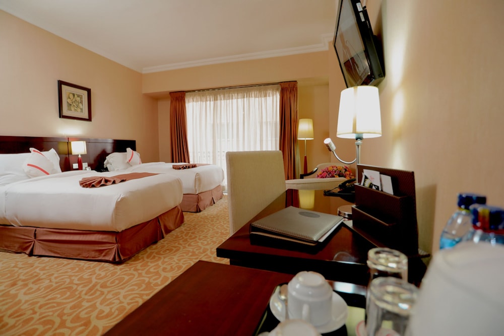 Capital Hotel And Spa 15/76