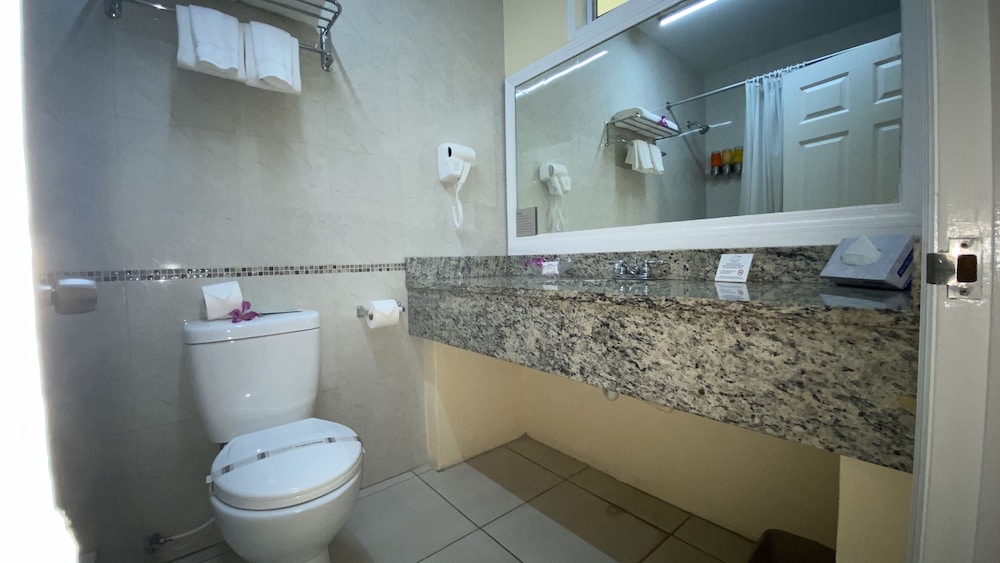 Bay Gardens Inn 22/75