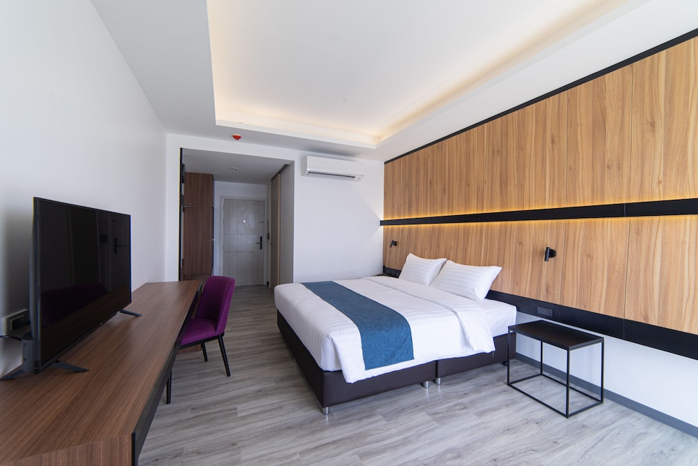 Executive, King Bed