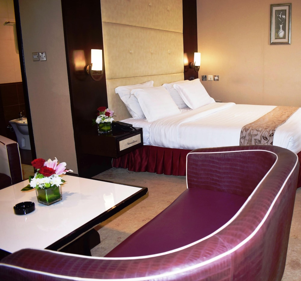Manhattan Avenue Hotel 20/68