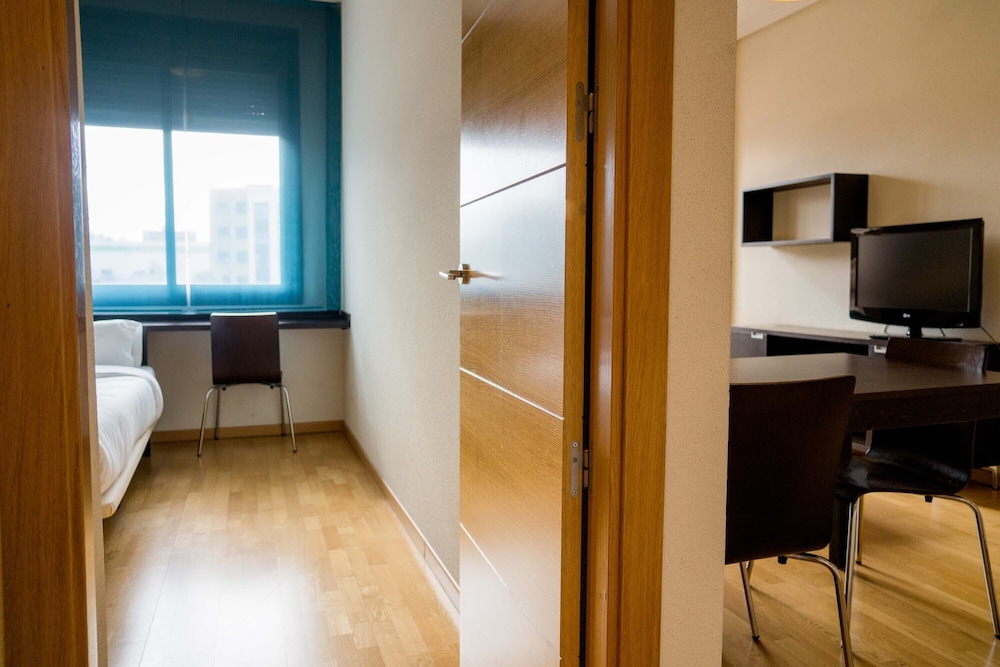 Compostela Suites 11/66