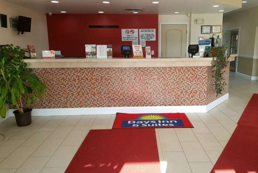 Days Inn & Suites by Wyndham Williamsburg Colonial 6/35