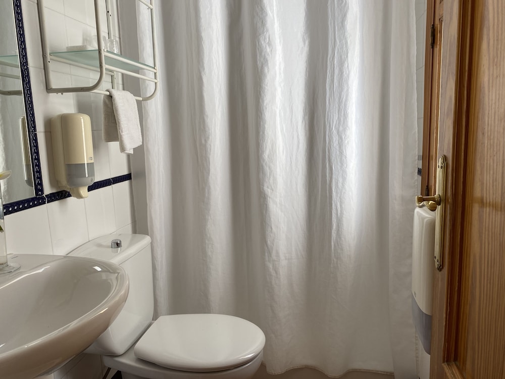 Hostal Moscatel 48/50