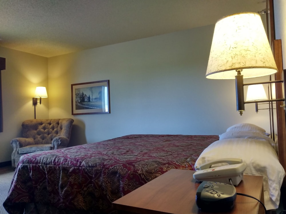 GrandStay Hotel & Suites - Madelia 12/58