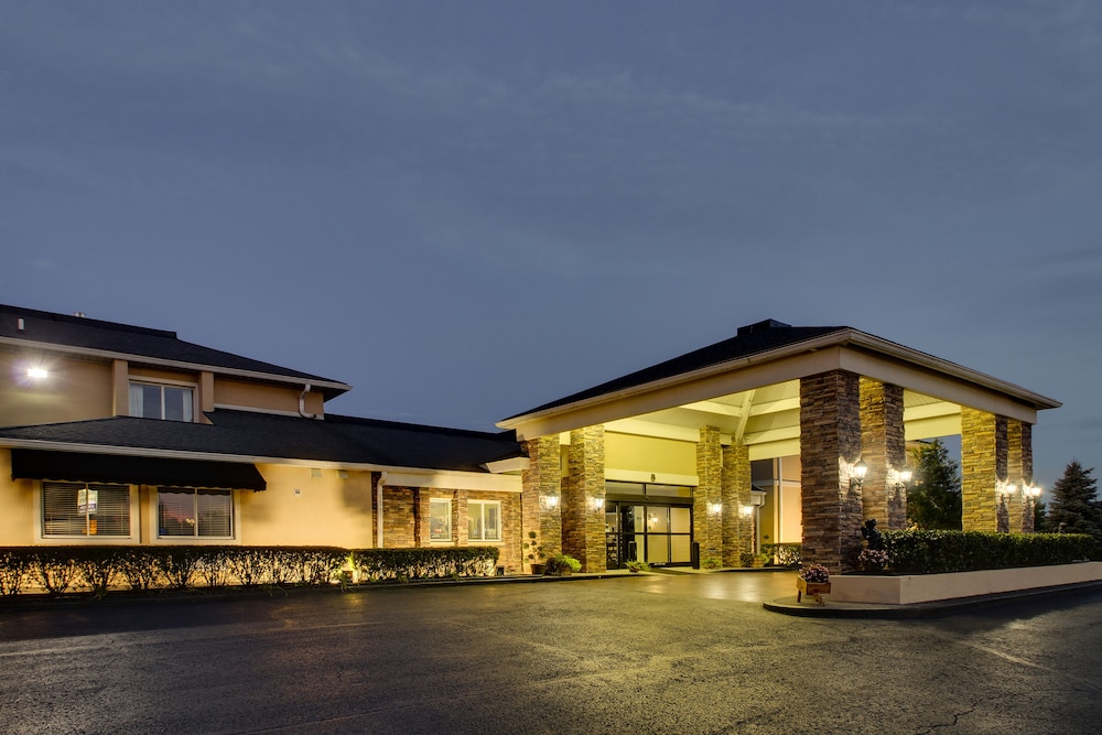 Greenfield Inn and Suites Elizabethtown KY I65 Exit 94 8/62