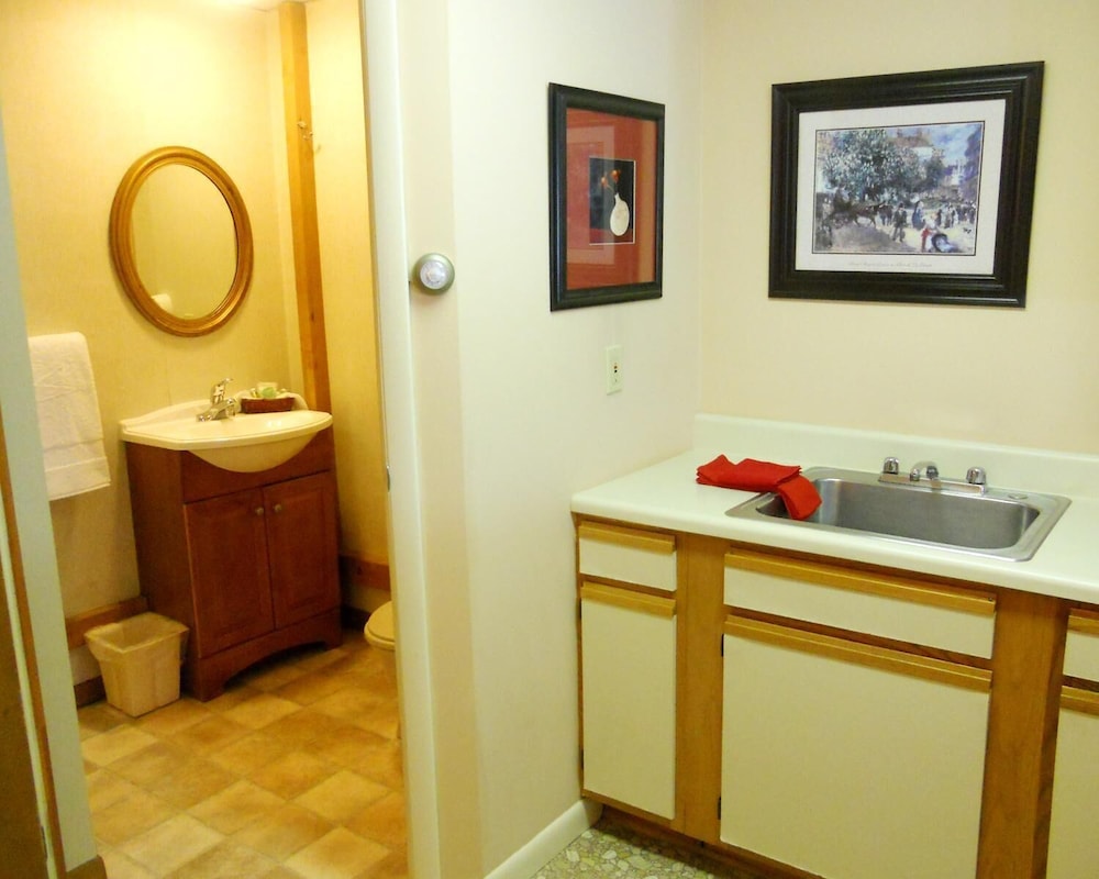 Vinehurst Inn And Suites 8/58