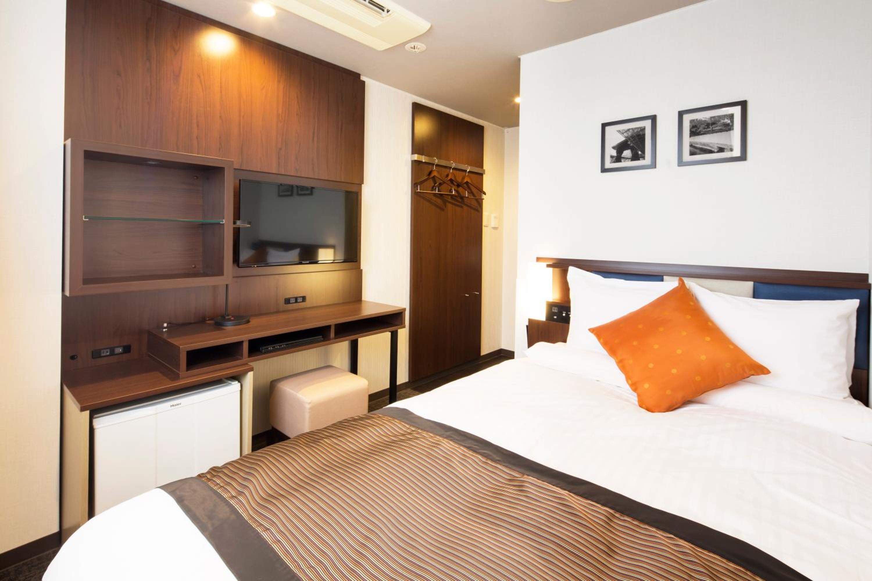 Standard, Semi Double Bed