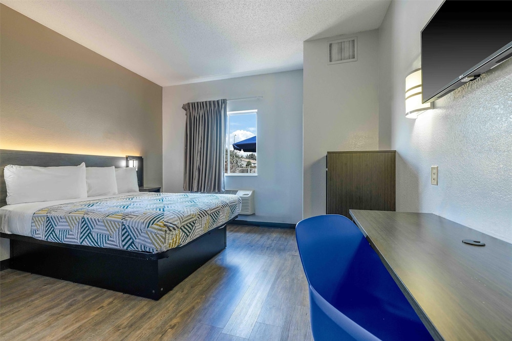 Motel6 Albuquerque, NM - North 21/62