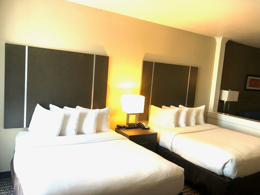 SUITE, 2 QUEEN BEDS