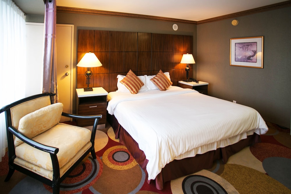 LA Crystal Hotel 28/69
