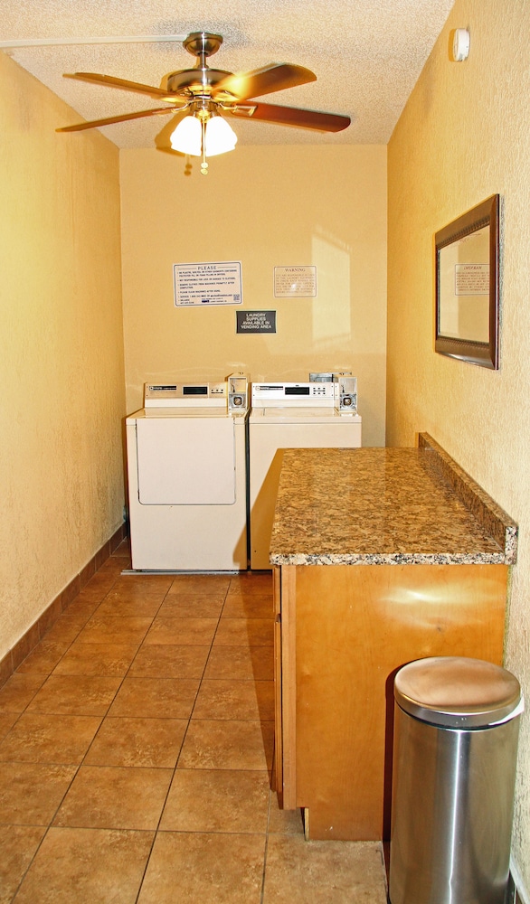 Best Western Plus Universal Inn 33/46
