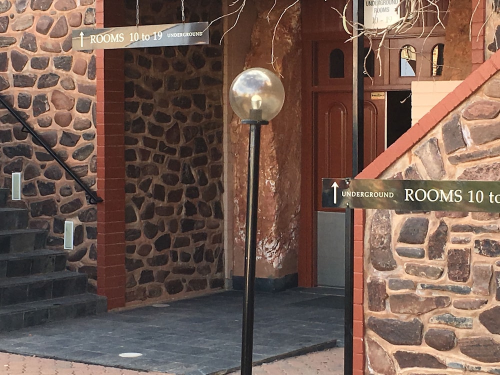 Desert Cave Hotel 7/50