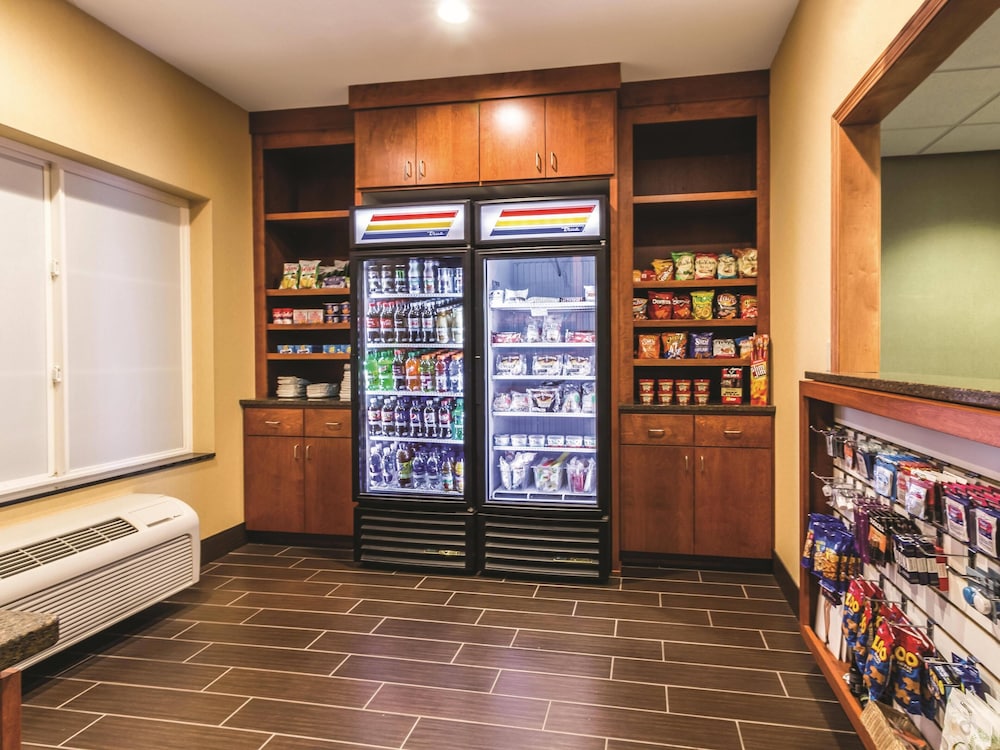 La Quinta Inn & Suites by Wyndham Fargo-Medical Center 10/60