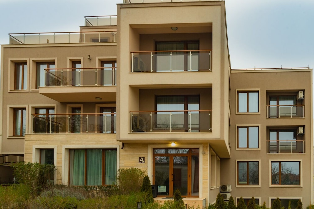 Vemara City Apart Hotel 3/68