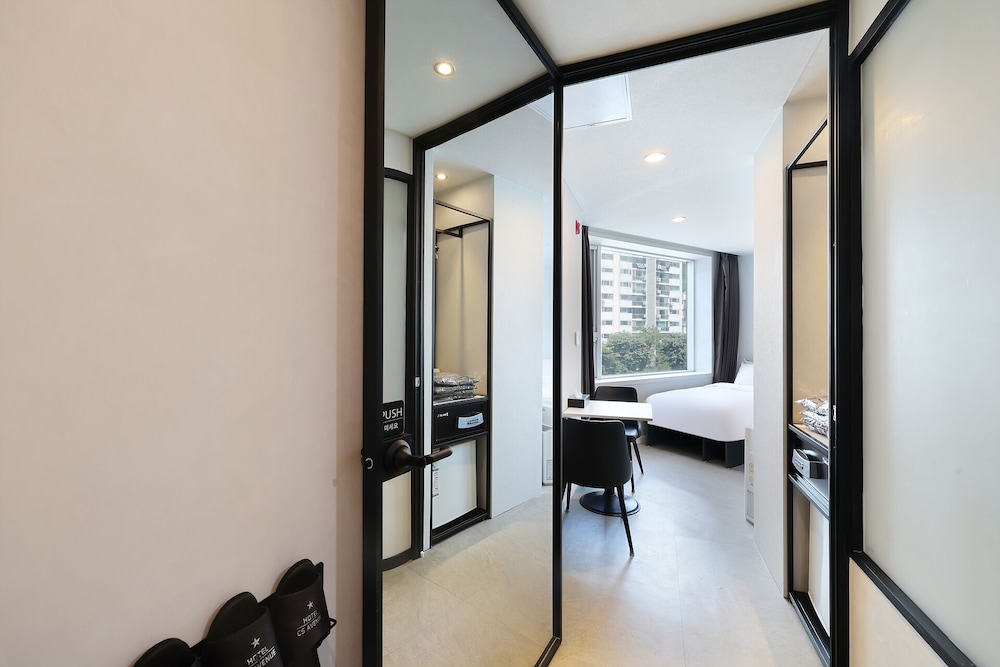 CS Avenue Hotel 15/75