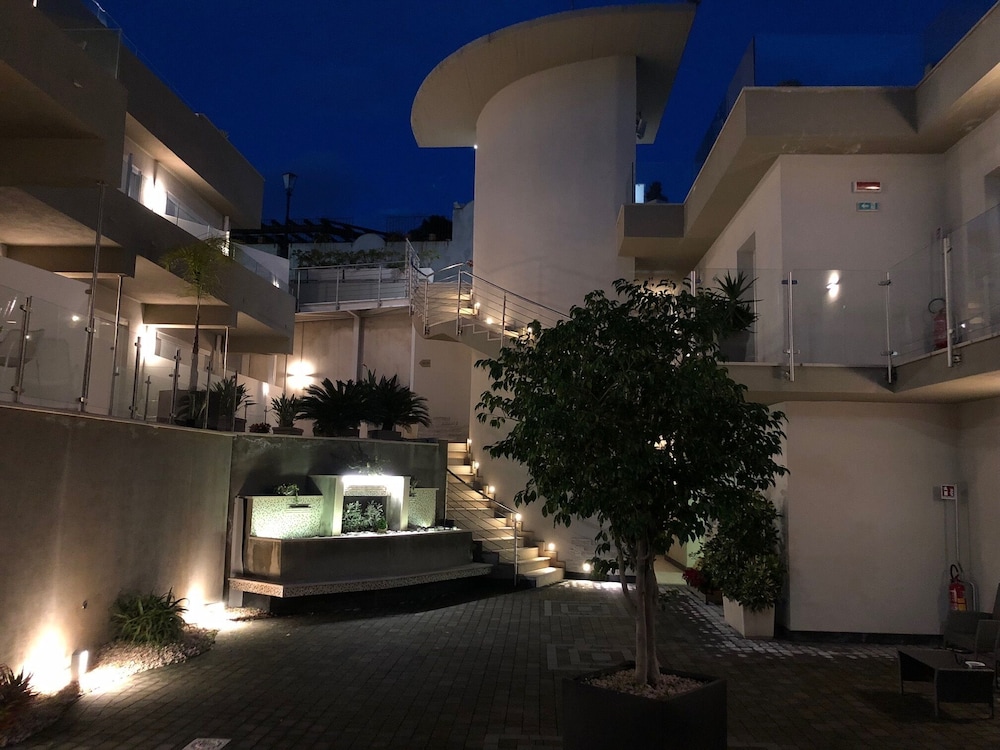 Zeus Residence Hotel 41/50