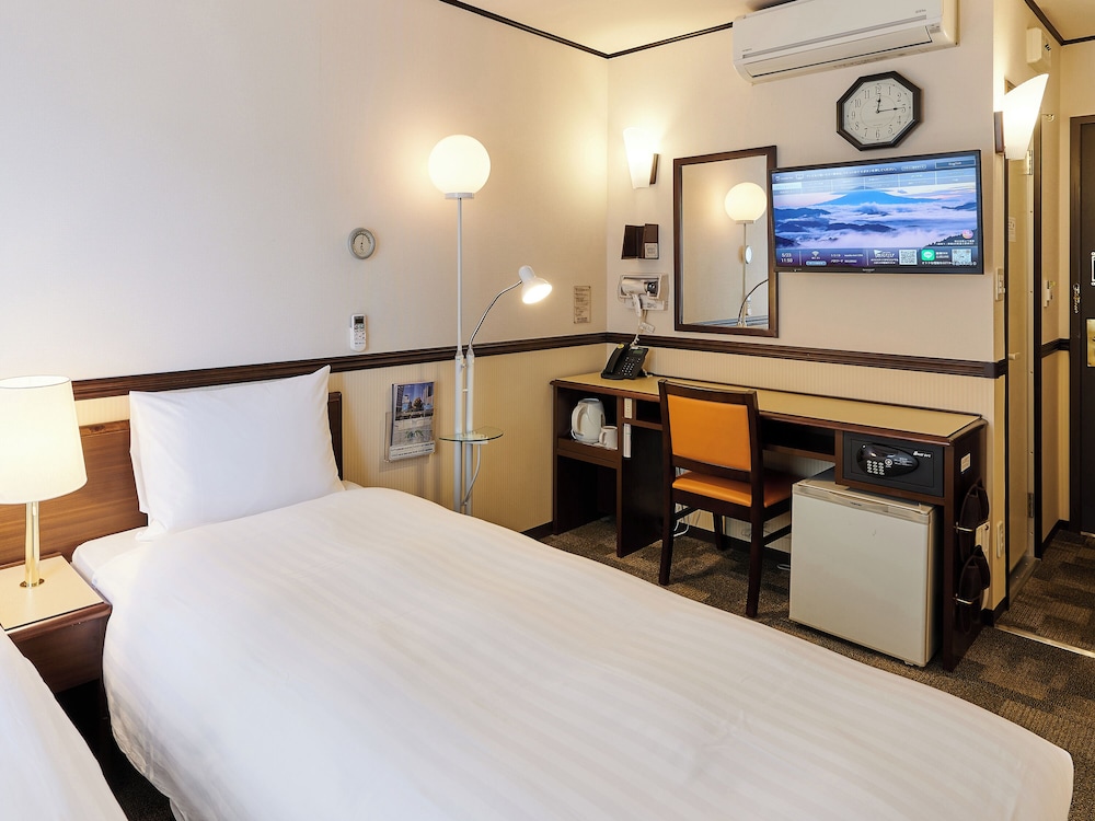 ECONOMY, TWIN BEDS