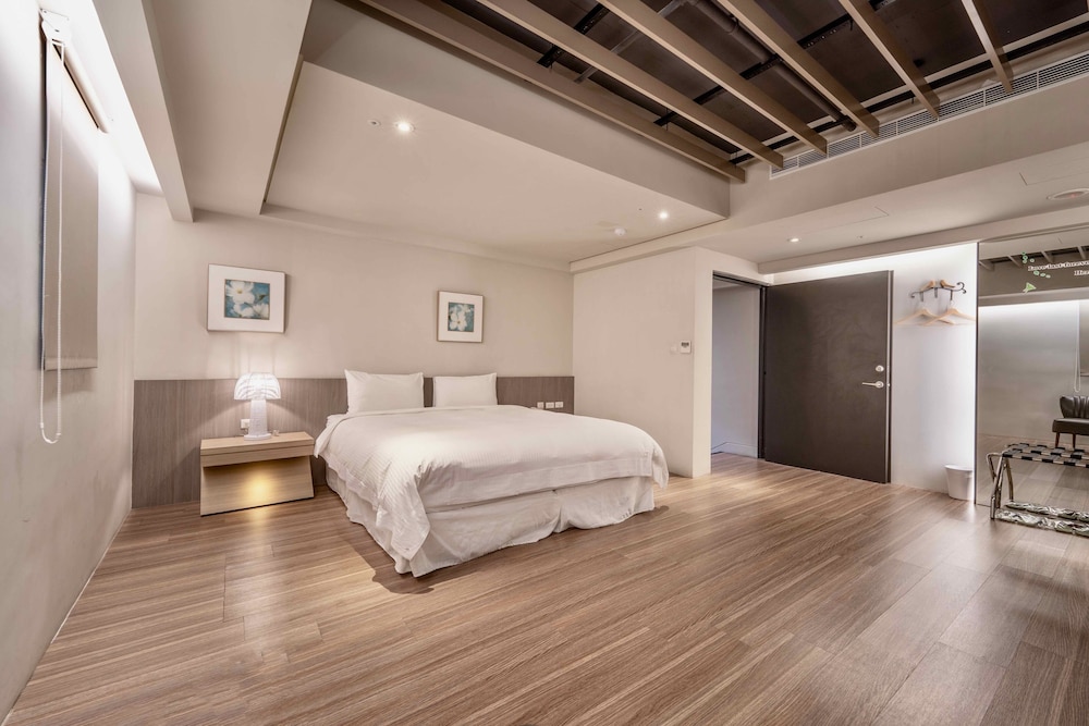 1 BEDROOM, ECONOMY