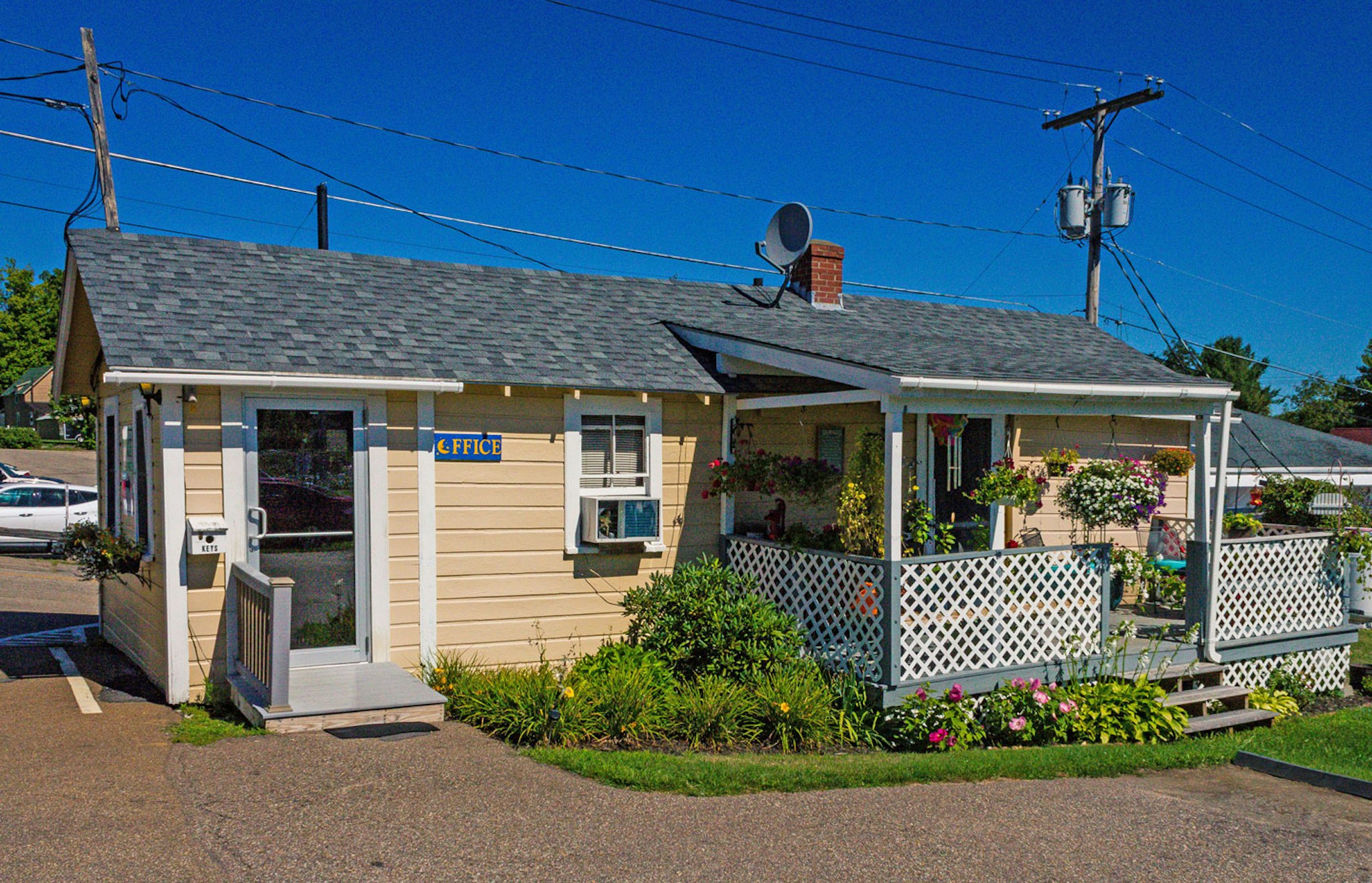 Half Moon Motel And Cottages 4/50
