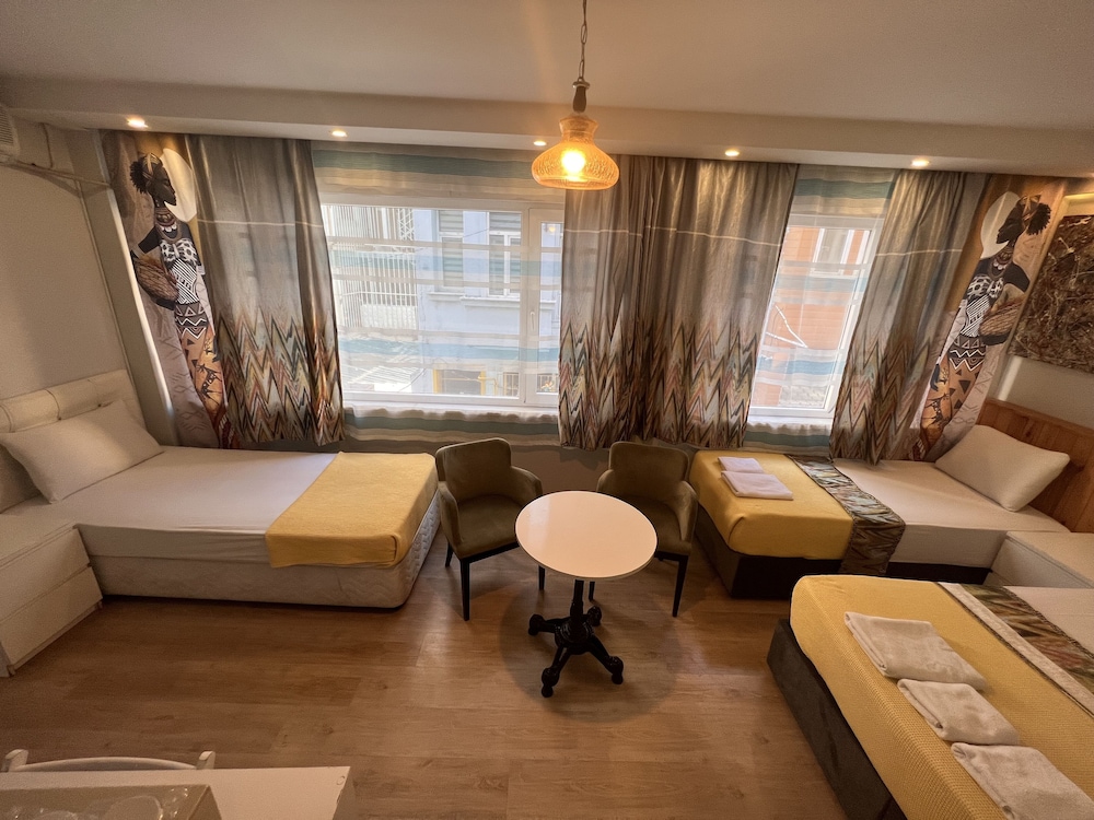 Rodin Hostel 27/44