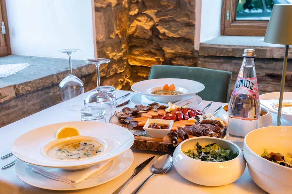 Villa Permet (Hotel & Restaurant) 27/33