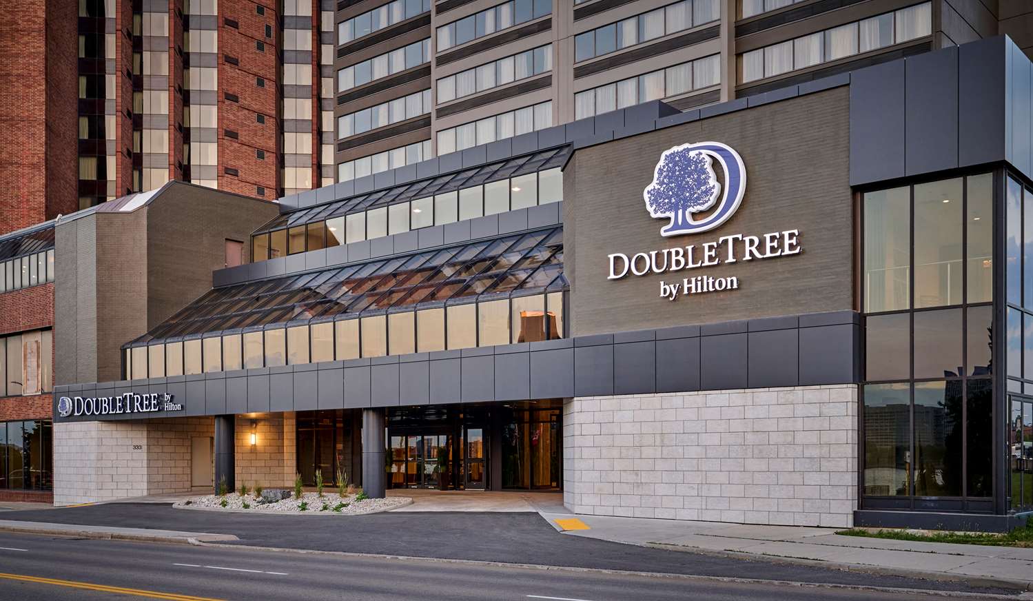 DoubleTree by Hilton Windsor Hotel & Suites 15/17