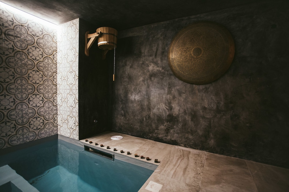 Castello Prime Suites 25/50