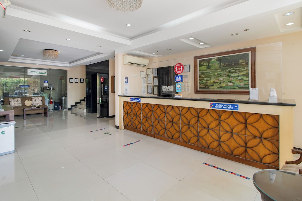 Main Hotel And Suites 15/67