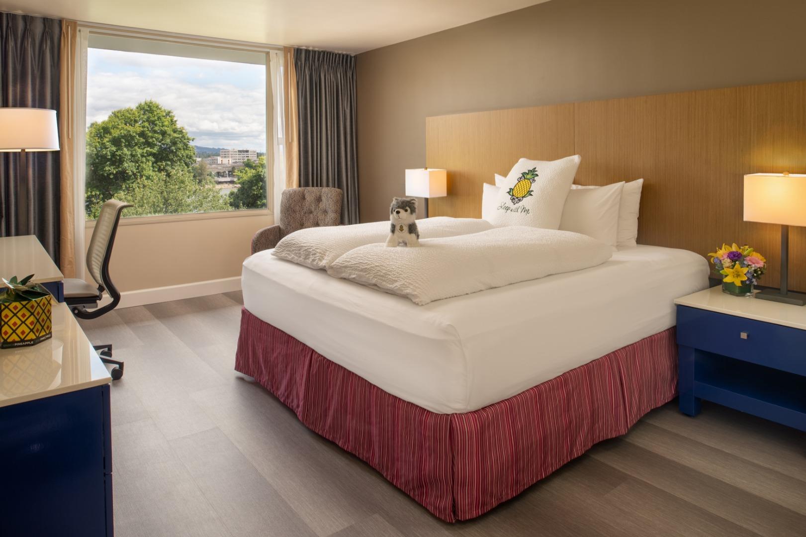 Room, King Bed, Metro View, Accessible