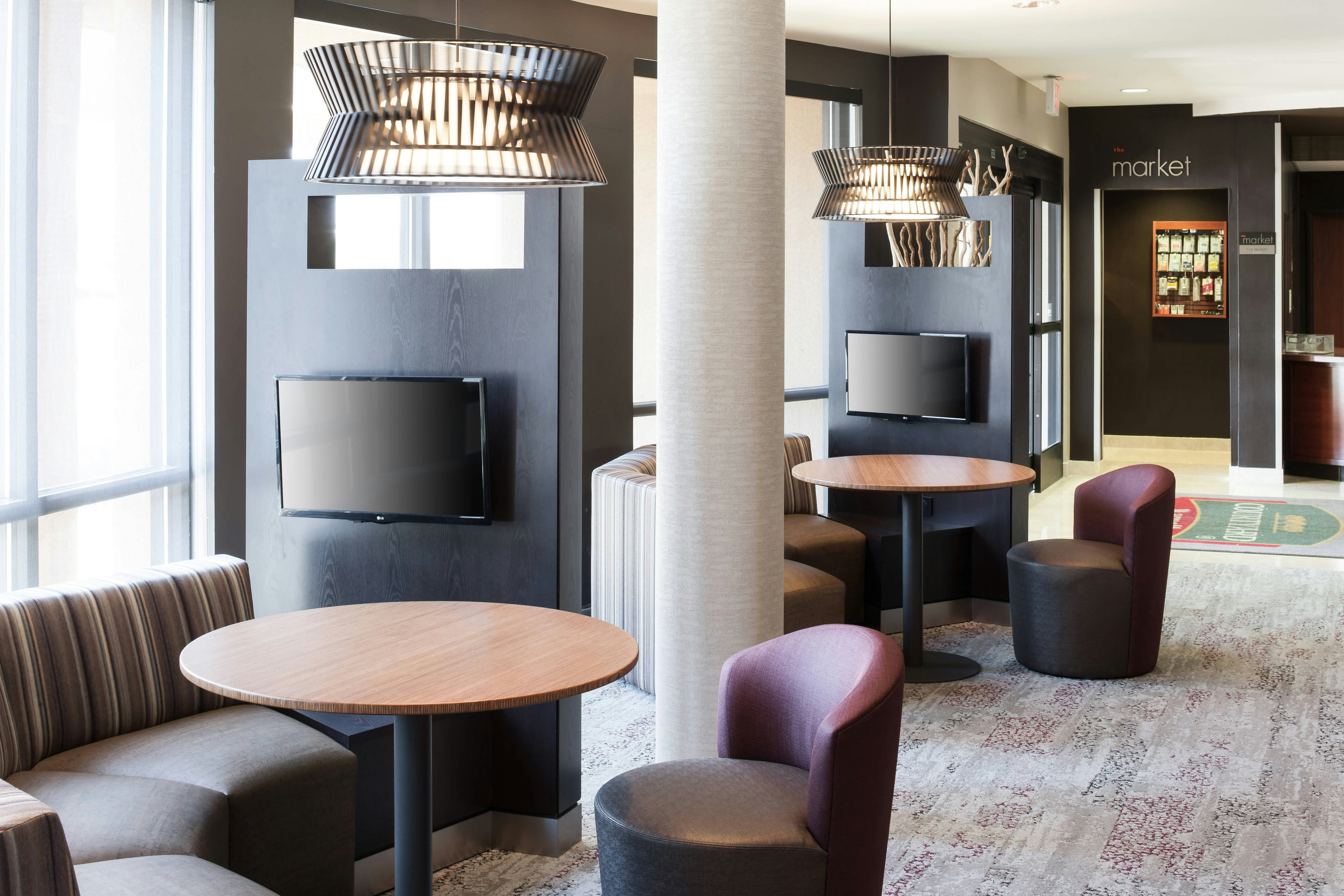 Courtyard by Marriott Hattiesburg 23/42