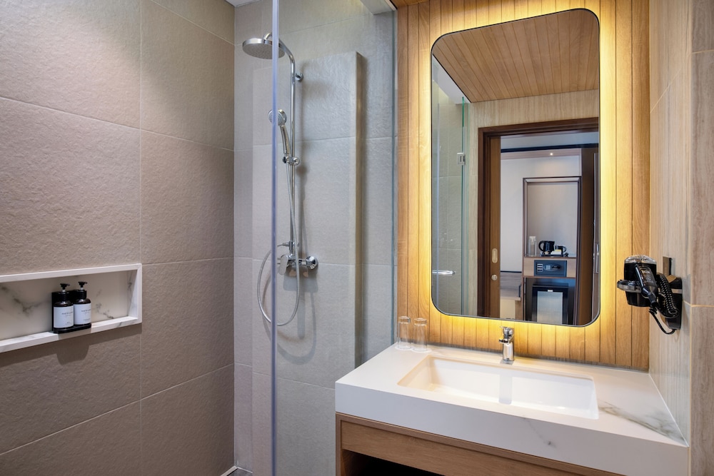 Mercure Pangkalan Bun 53/56