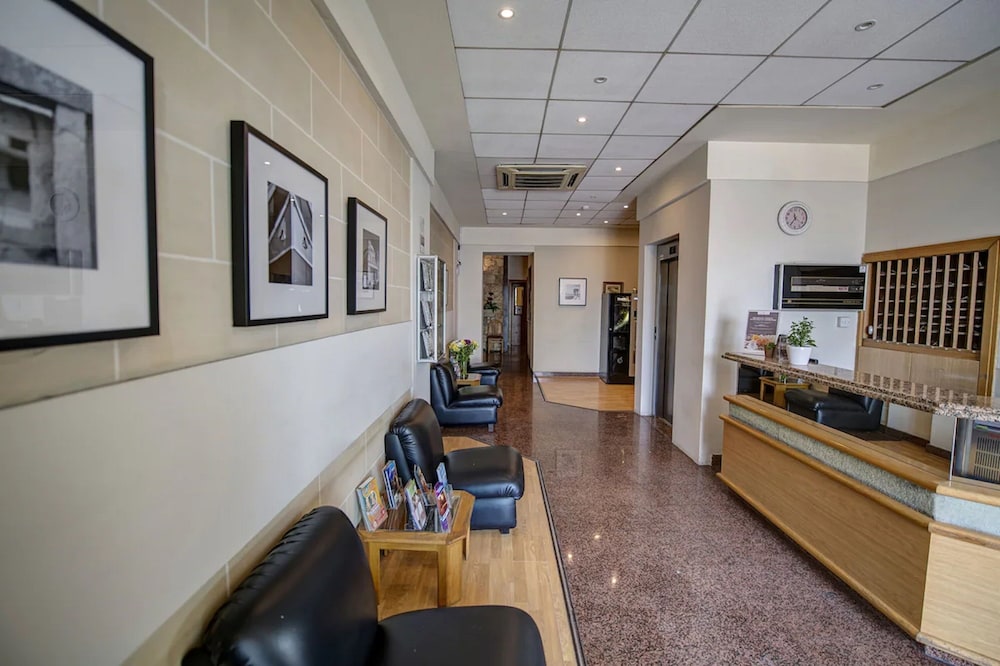 Sliema Chalet Hotel 20/32