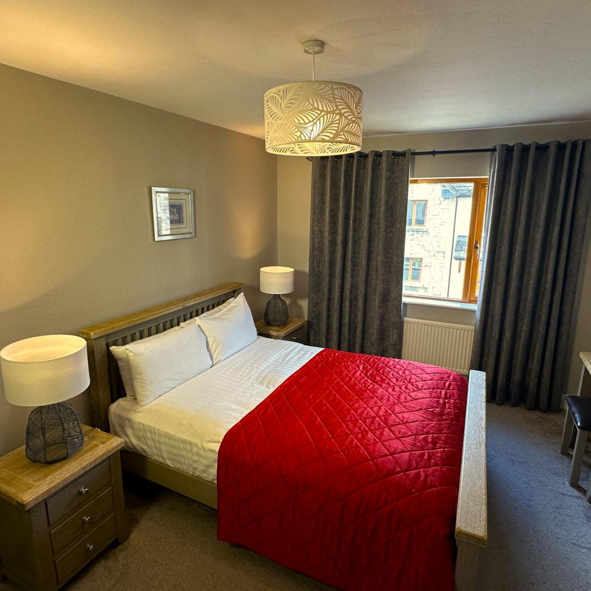 3 Bedrooms, House