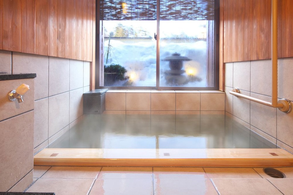 Ekinariya Ryokan 9/23