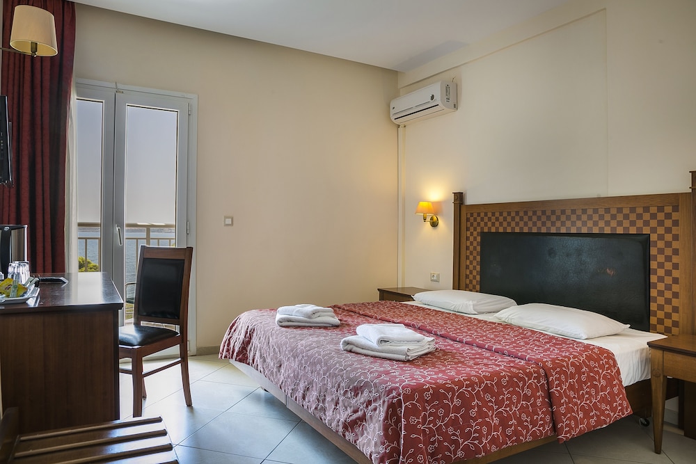 Lassi Hotel 11/42