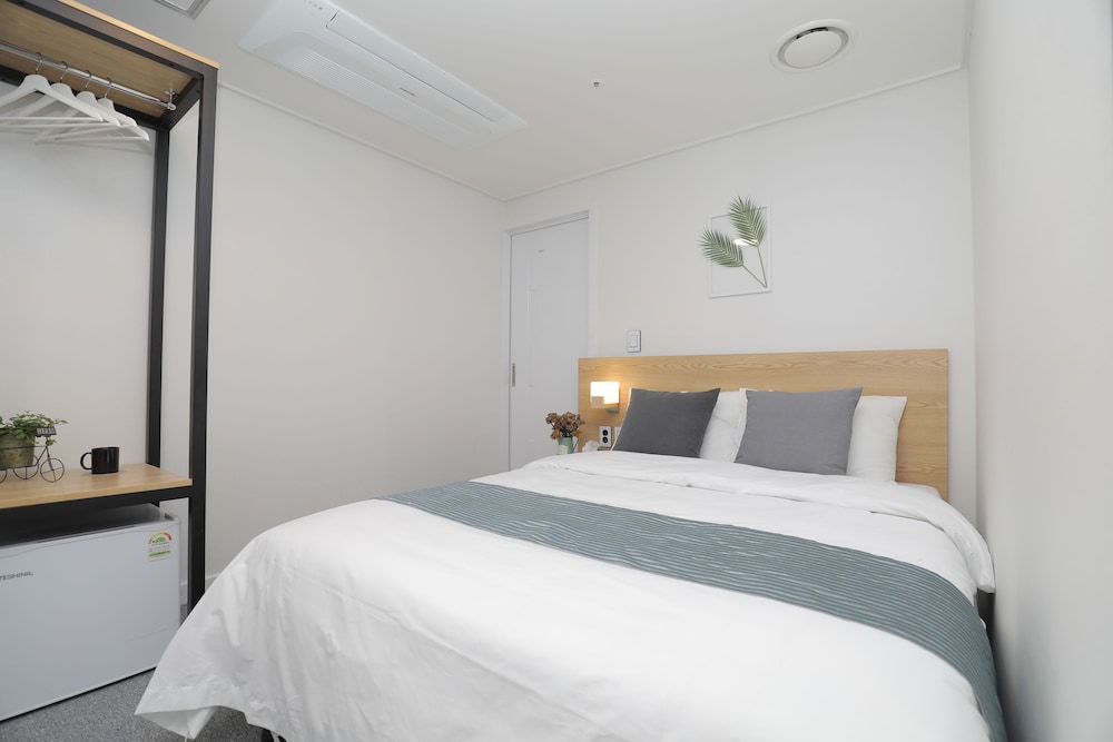 LINE HOTEL MYEONGDONG 17/56