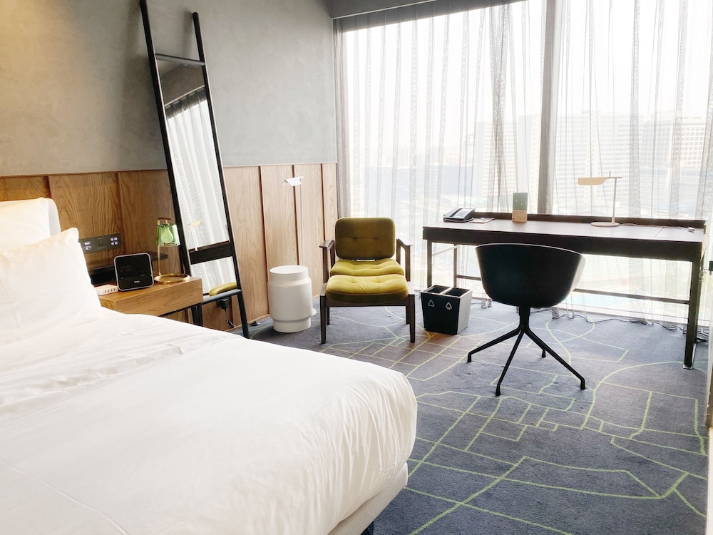 غرفة كلوب بسرير كينج، Le Meridien Zhengzhou 5/8