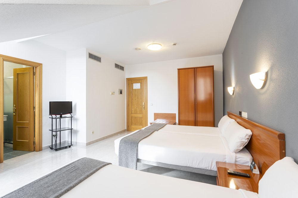 Hotel Maria de Molina 18/50