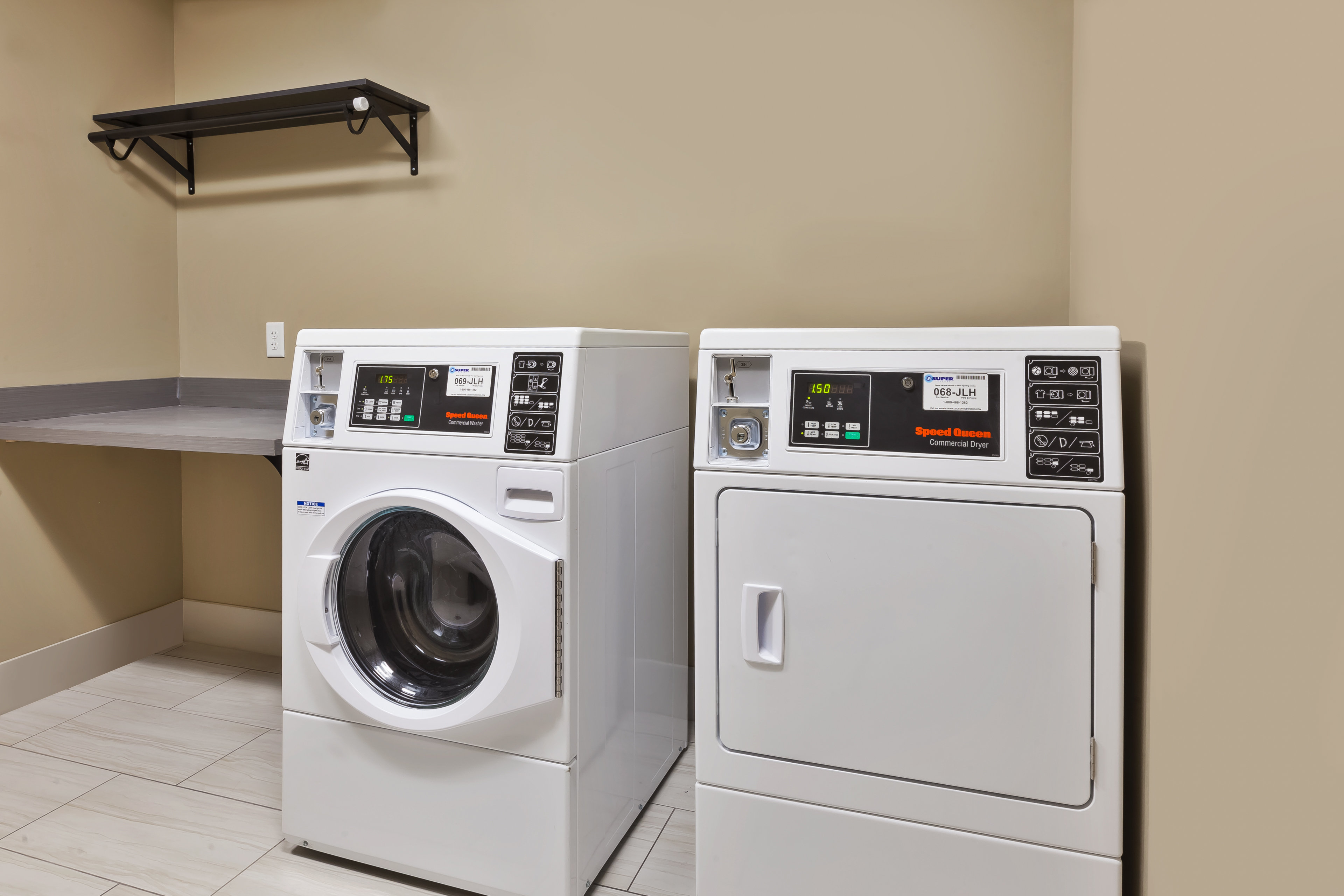 Holiday Inn Express Suites Milan Sandusky Area 16/25